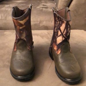 Brand new DeerStags boots size 11 toddler